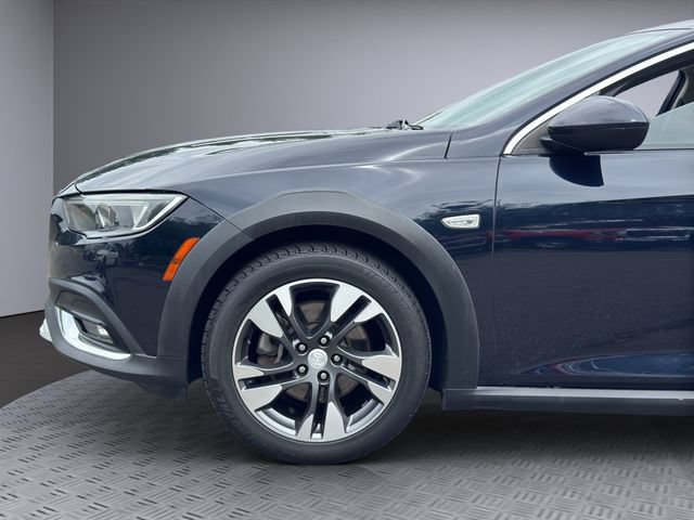 Used 2018 Buick Regal Preferred w/ Sights and Sounds Package AWD/4WD image 31