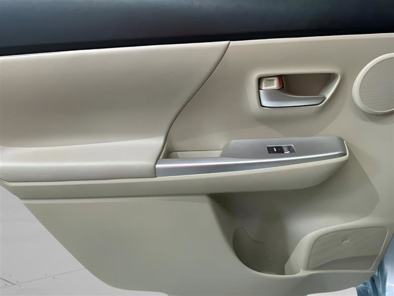 Used 2014 Toyota Prius V Five image 18