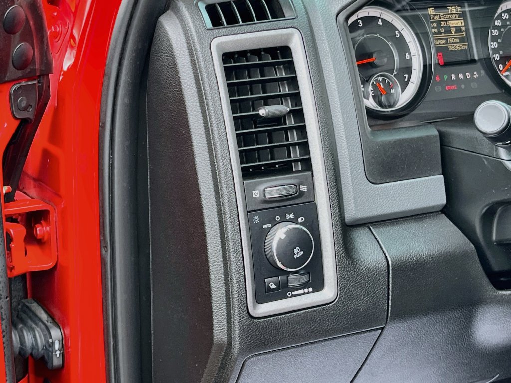 Used 2019 RAM 1500 Express w/ Express Value Package AWD/4WD image 10