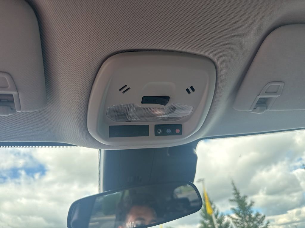 Used 2025 Chevrolet Trax LS image 38