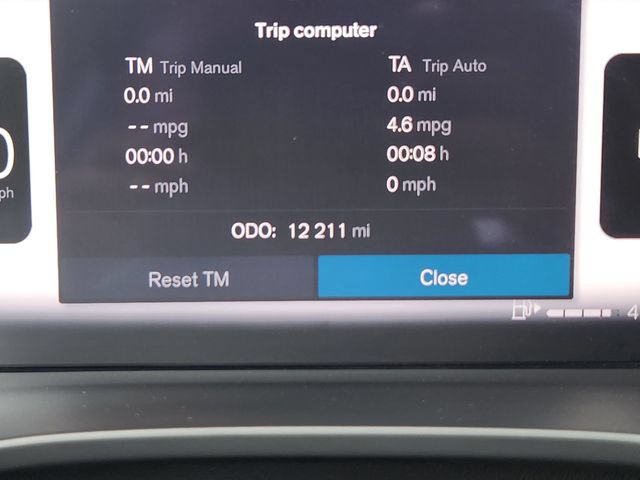 Certified 2025 Volvo XC40 B5 Plus AWD/4WD image 26