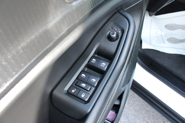 Used 2025 Jeep Grand Cherokee L Laredo AWD/4WD image 11