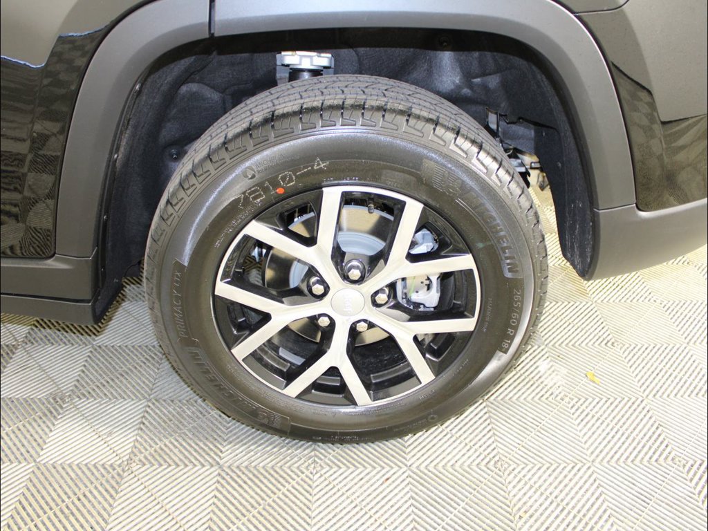 New 2025 Jeep Grand Cherokee Limited w/ Luxury Tech Group II RWD image 43