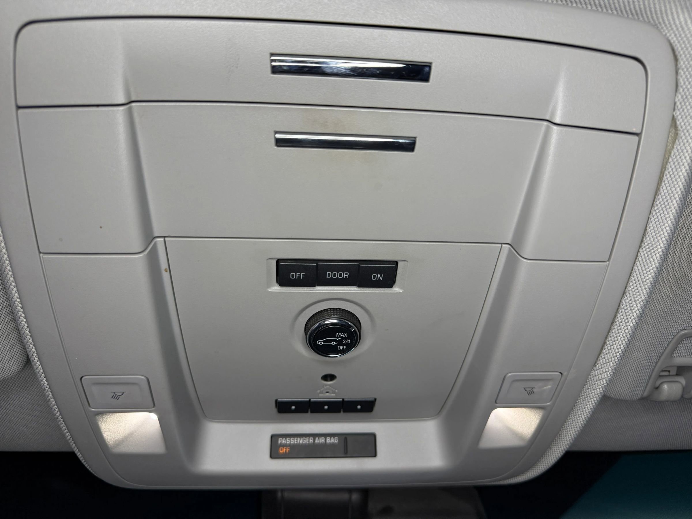 Used 2018 Chevrolet Suburban Premier image 18