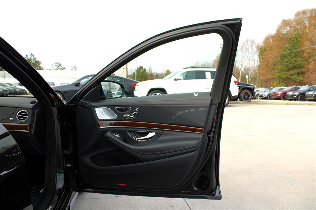 Used 2016 Mercedes-Benz S 550 4MATIC Sedan image 35