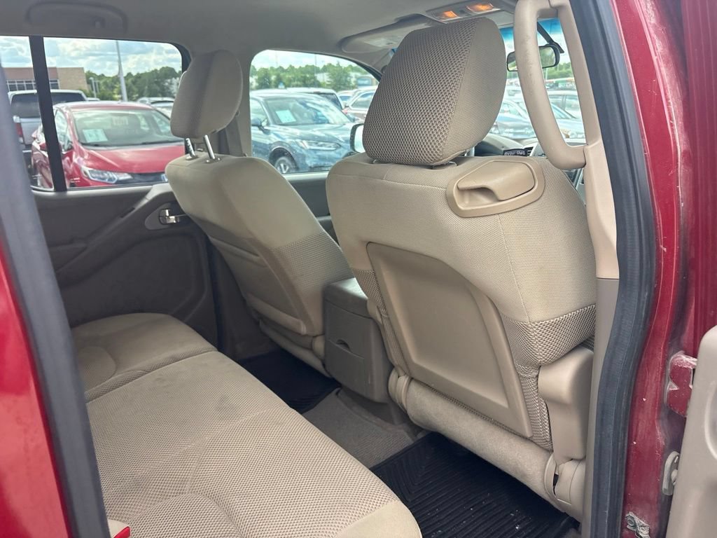 Used 2011 Nissan Frontier SV AWD/4WD image 24