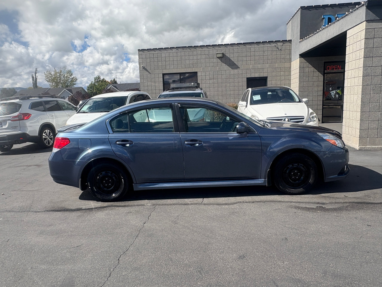 Used 2013 Subaru Legacy 2.5i Premium w/ All-Weather Pkg image 3