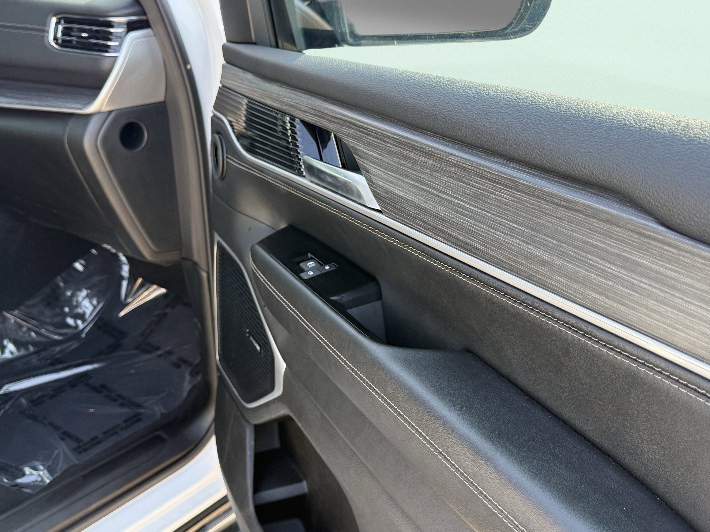 Used 2024 Jeep Wagoneer Series II w/ Flexible Seating Group image 55