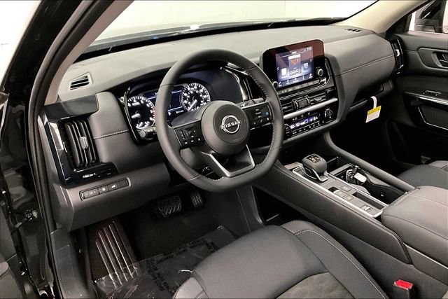 New 2025 Nissan Pathfinder SV w/ Cargo Package image 7