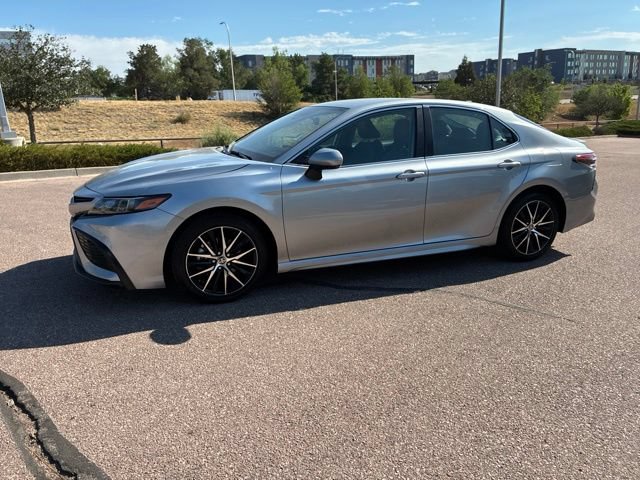 Used 2024 Toyota Camry SE FWD image 4