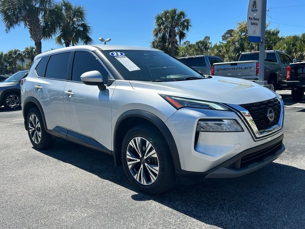 Used 2023 Nissan Rogue SV image 9