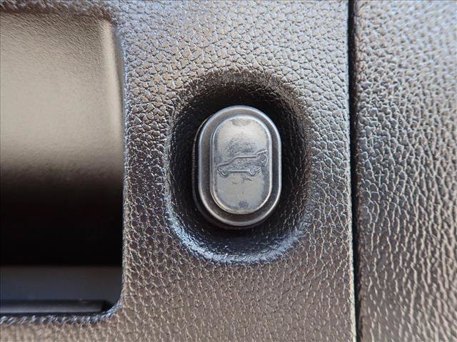 Used 2018 Chevrolet Suburban LT AWD/4WD image 8