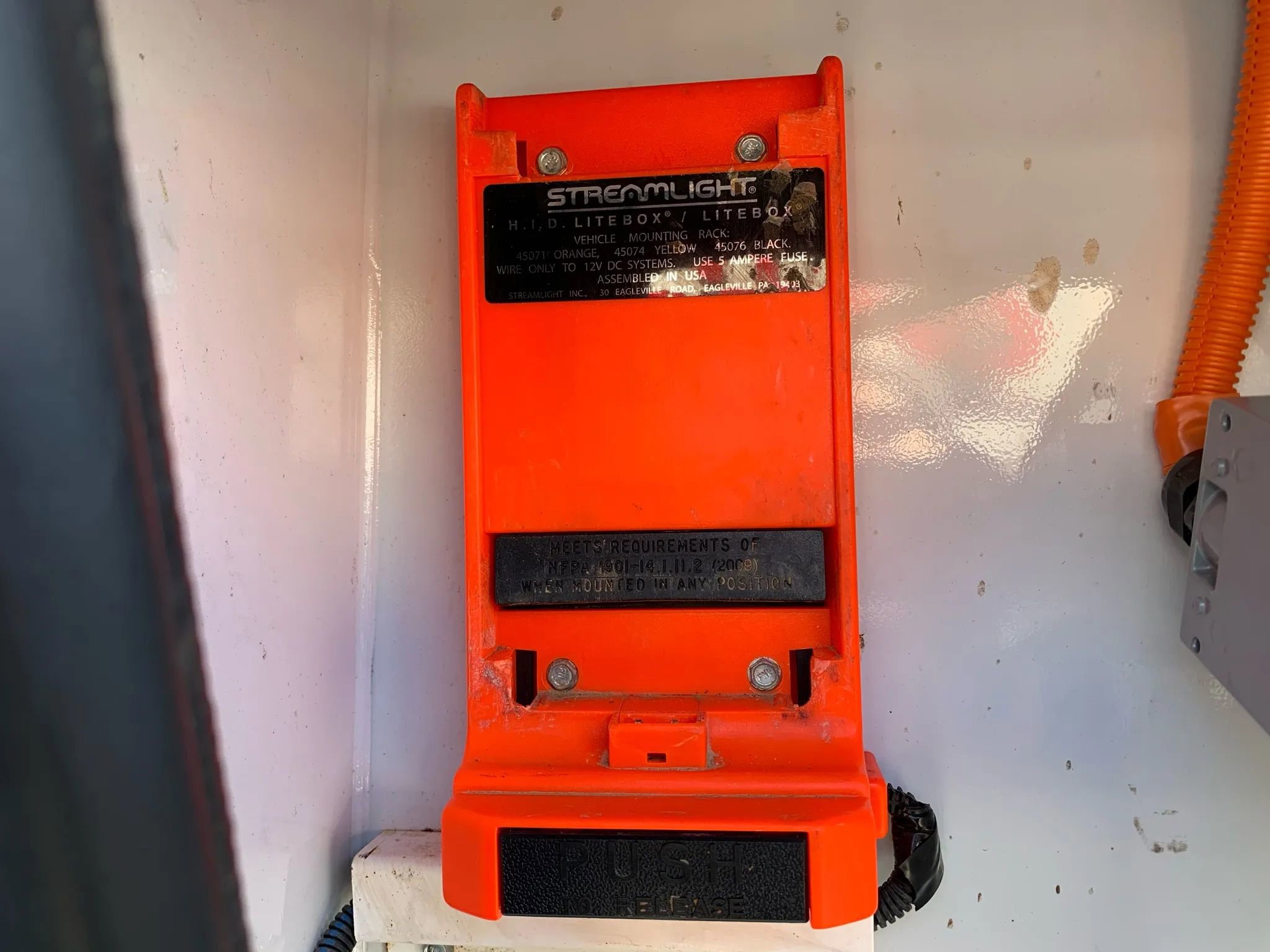 Used 2016 Ford F550 XL 165  W.B. 2D image 28