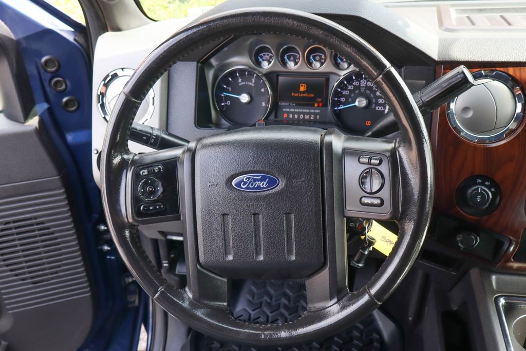 Used 2011 Ford F250 Lariat w/ Lariat Interior Pkg AWD/4WD image 26
