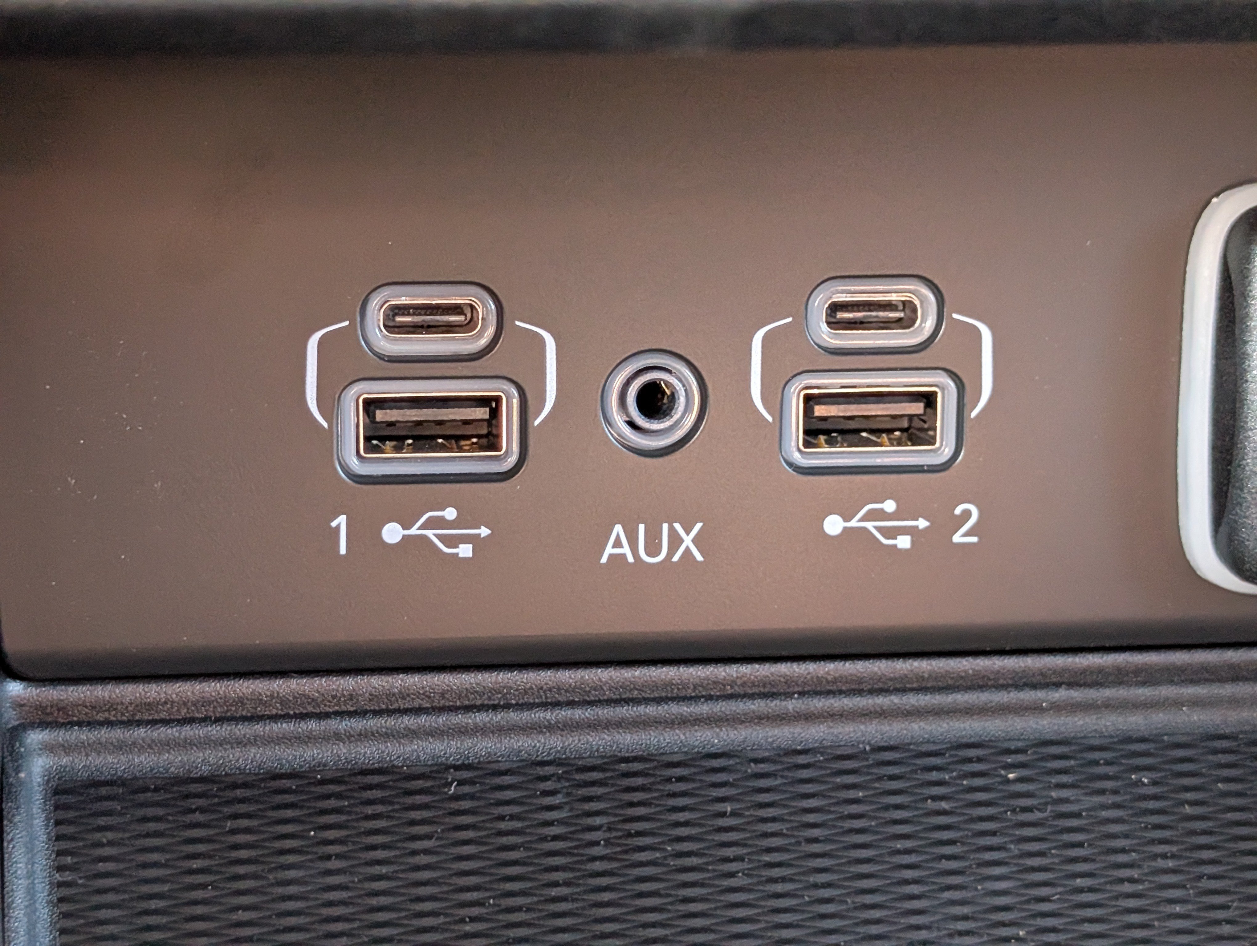New 2025 Jeep Grand Cherokee Altitude AWD/4WD image 22