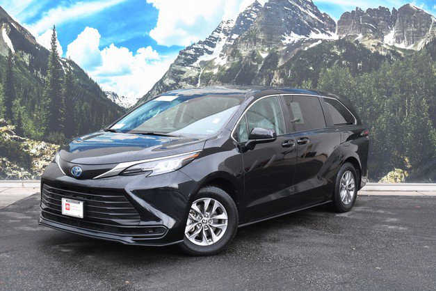 Certified 2022 Toyota Sienna LE image 6