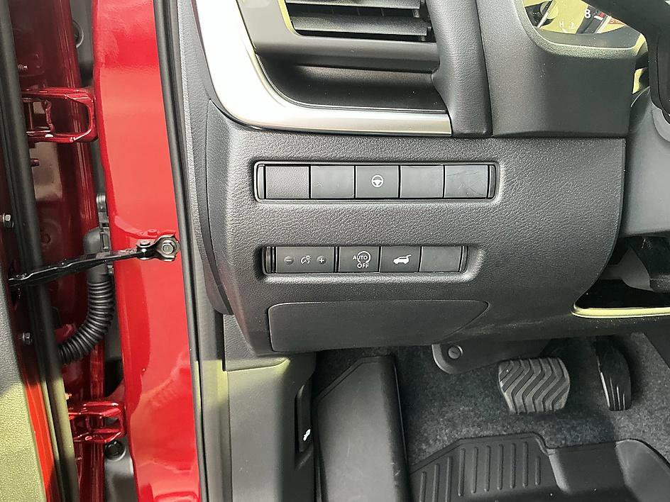 New 2026 Nissan Rogue SV image 9