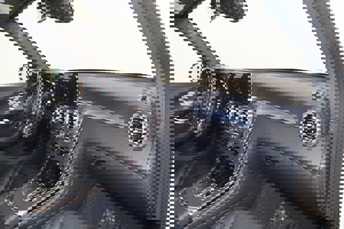 Used 2022 Mercedes-Benz GLC 300 4MATIC w/ Driver Assistance Package image 56