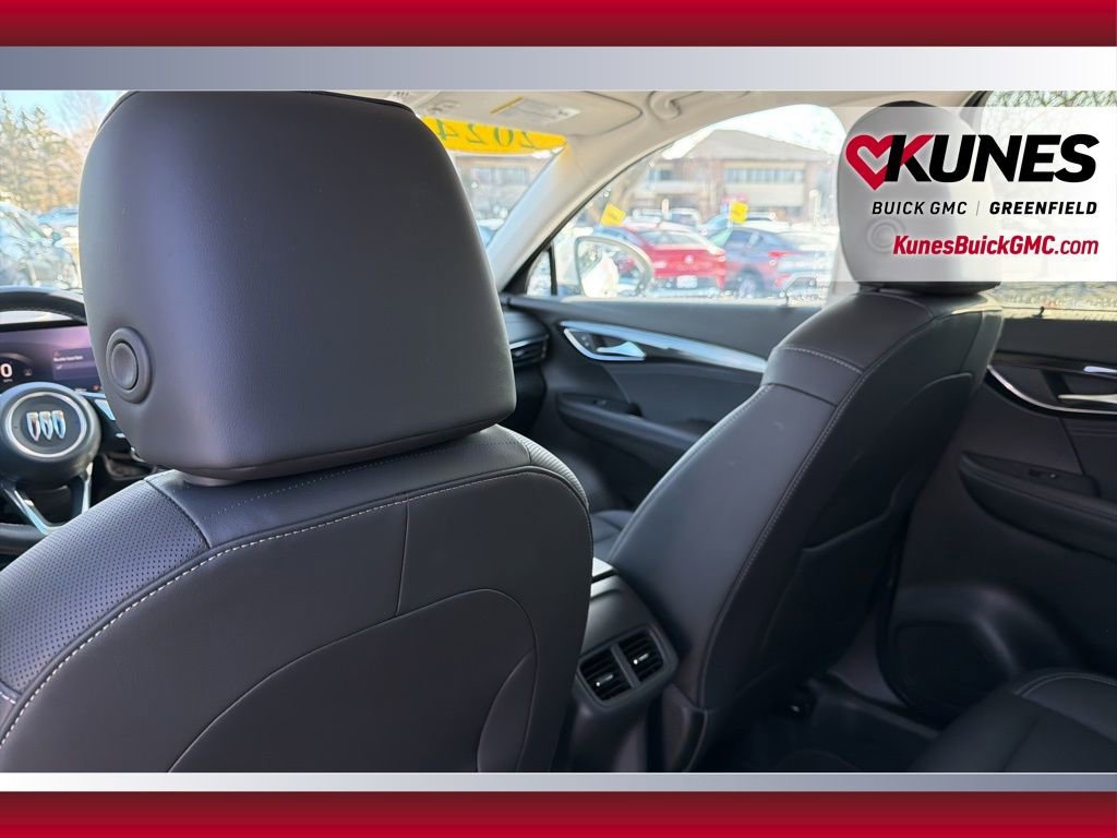 Used 2024 Buick Envision Preferred image 31