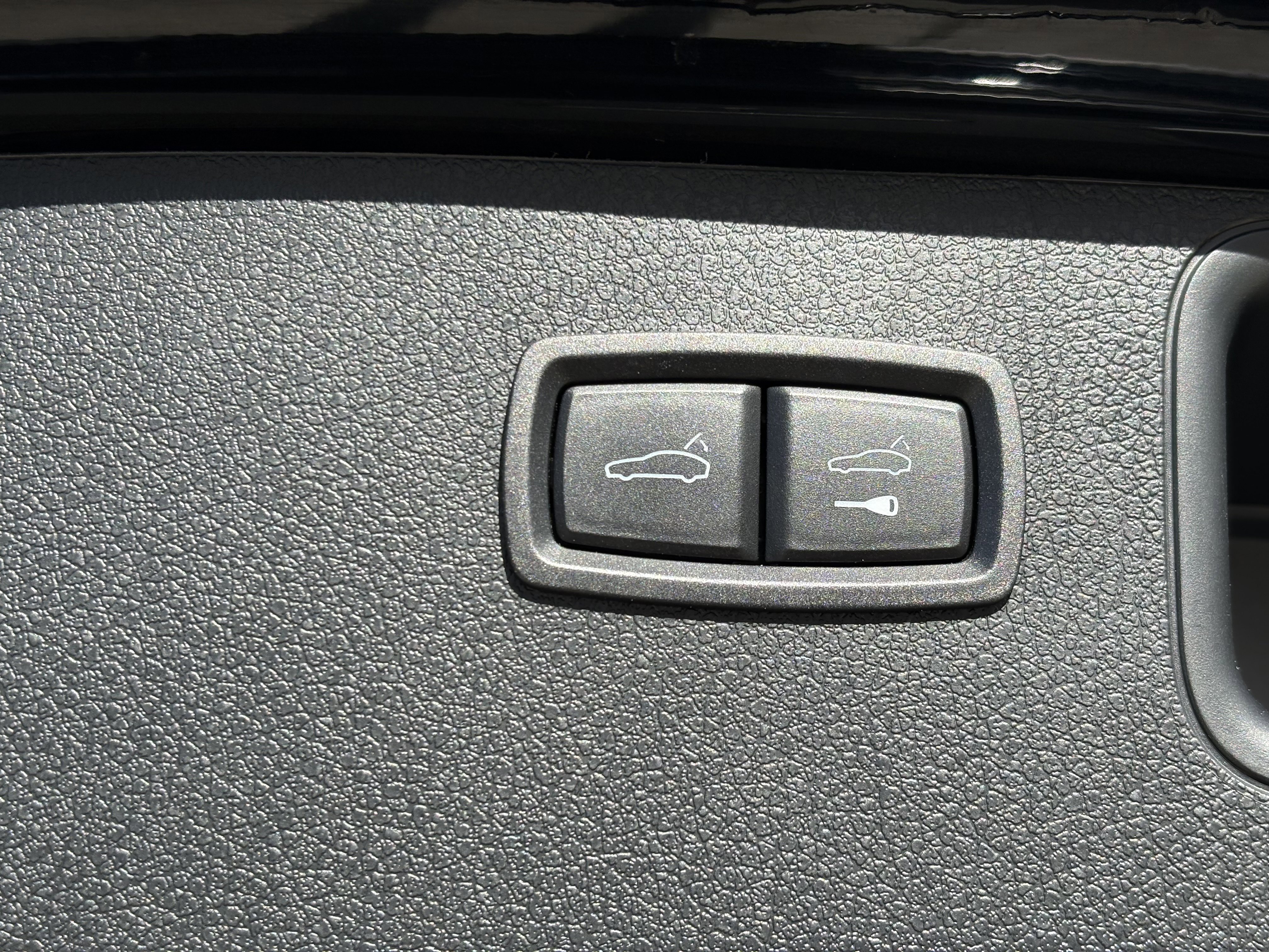 Used 2024 Porsche Macan image 10