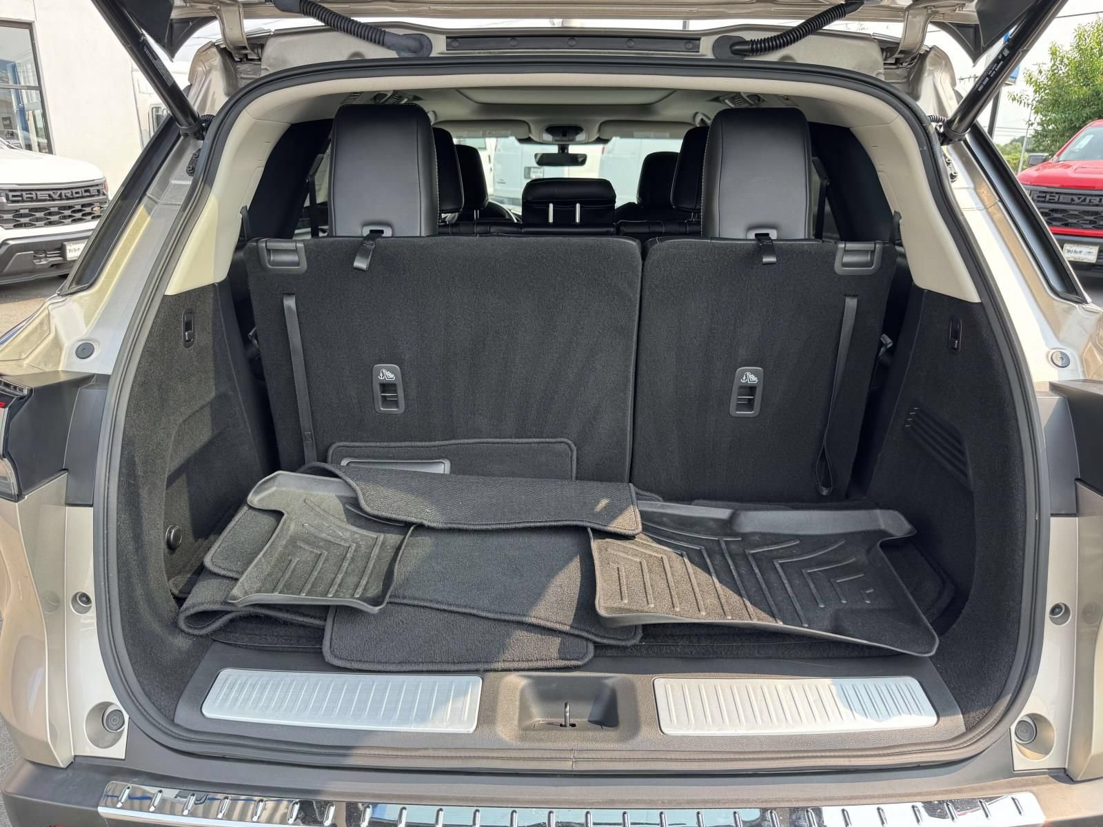 Used 2023 INFINITI QX60 Luxe w/ Cargo Package AWD/4WD image 25