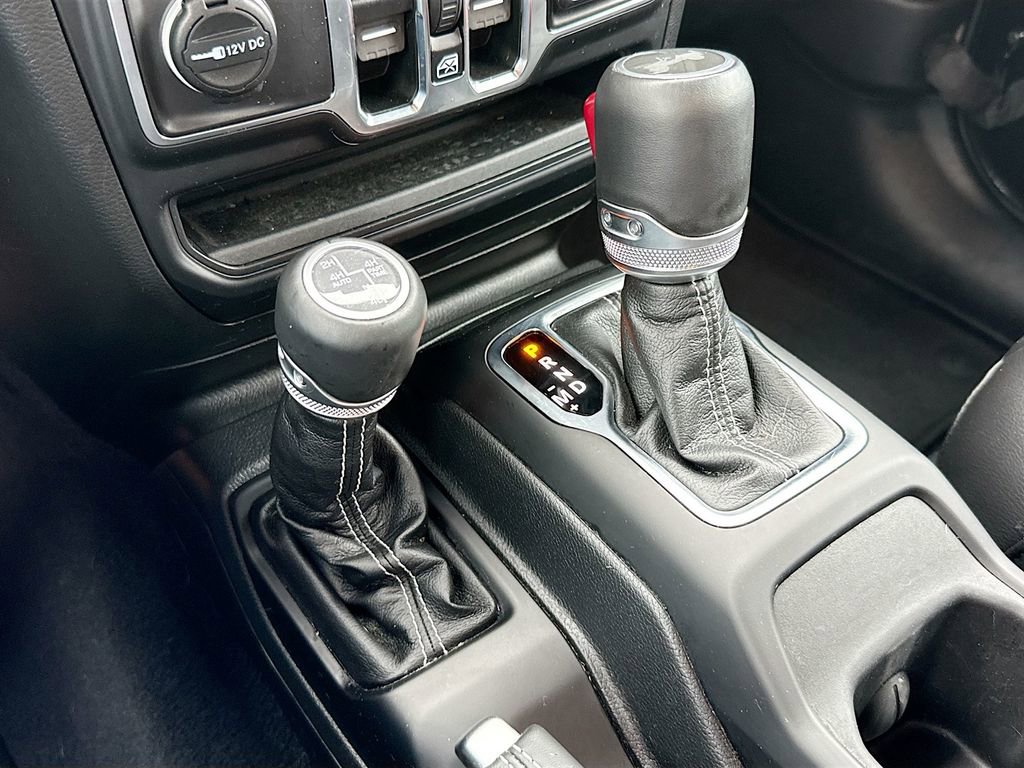 Used 2023 Jeep Wrangler Unlimited Sahara w/ Cold Weather Group image 18