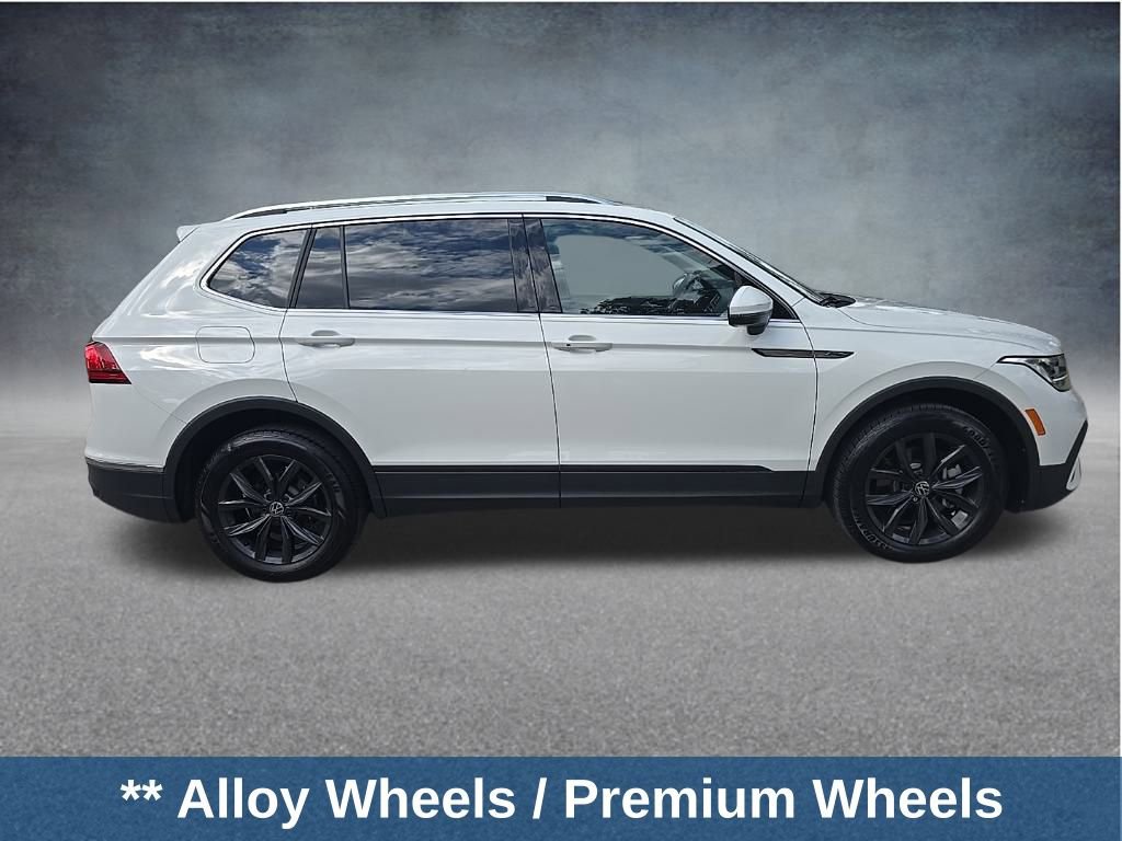 Used 2024 Volkswagen Tiguan SE image 4
