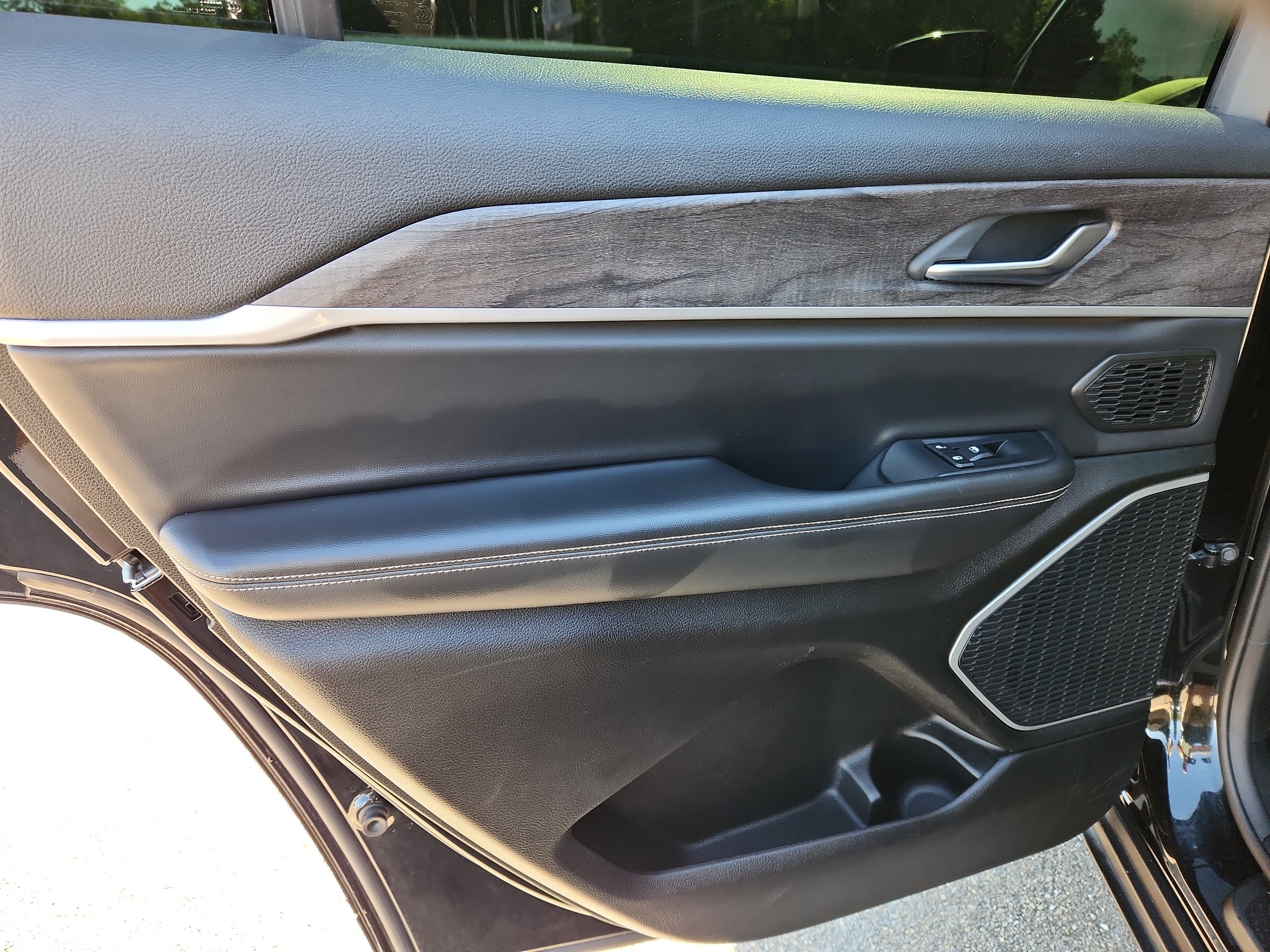 Used 2021 Jeep Grand Cherokee L Limited image 47