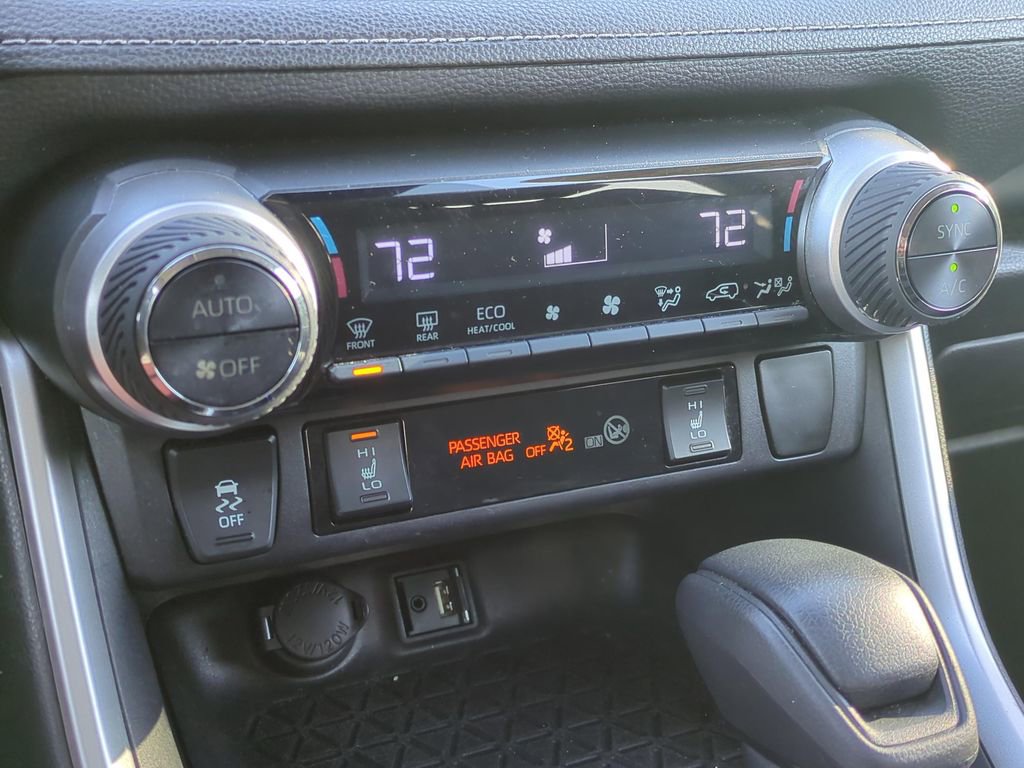 Used 2019 Toyota RAV4 XLE w/ Convenience Package image 31