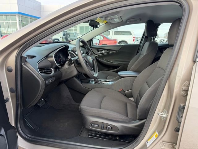 Used 2025 Chevrolet Malibu LT image 11