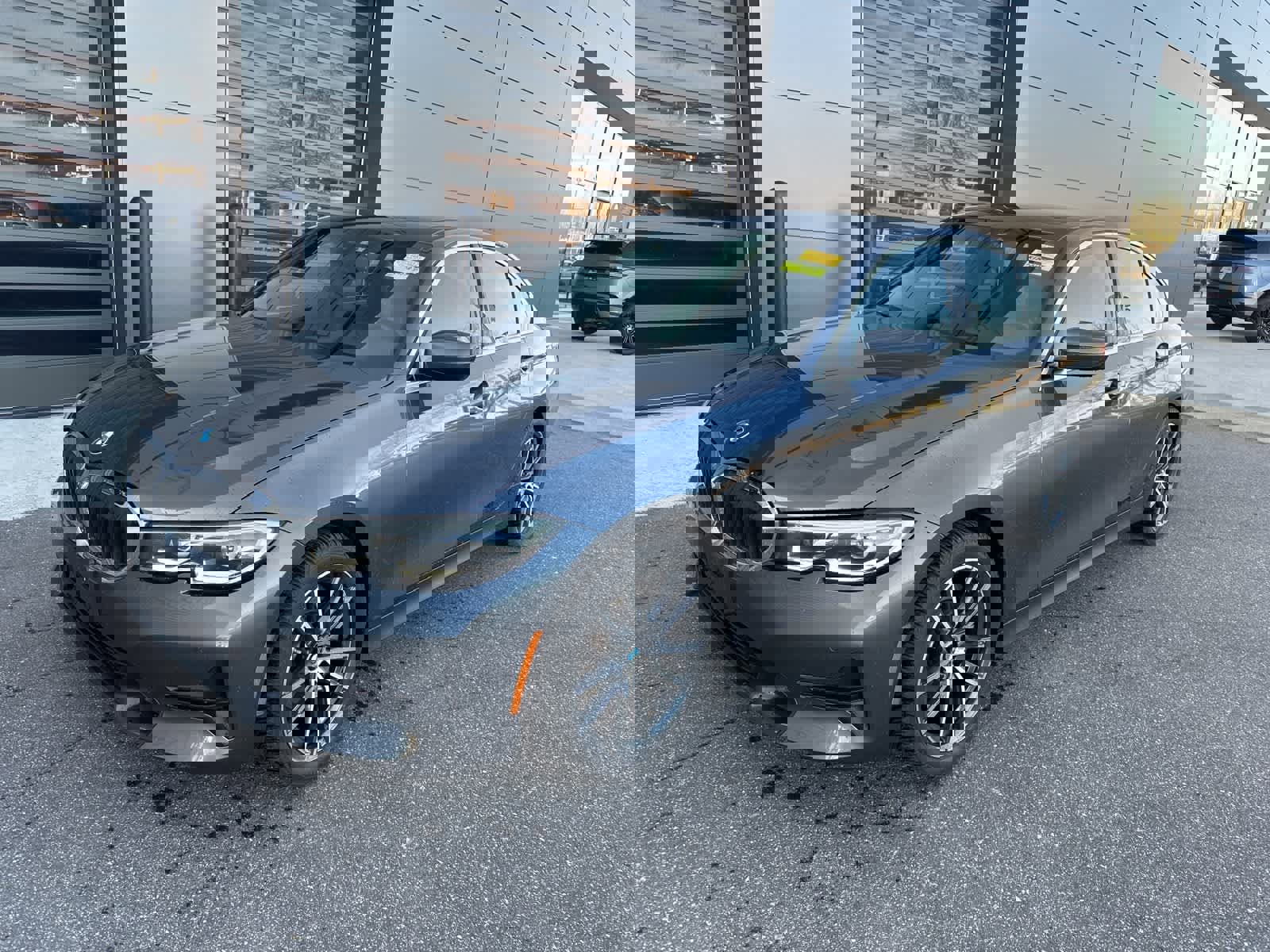 Used 2019 BMW 330i xDrive Sedan w/ Convenience Package image 1