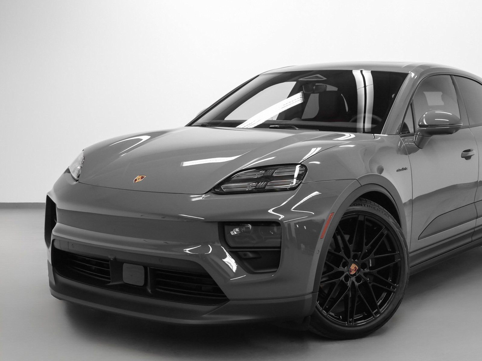 New 2026 Porsche Macan 4 Electric image 7