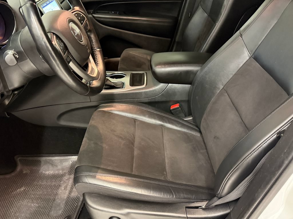 Used 2022 Jeep Grand Cherokee Laredo X RWD image 17