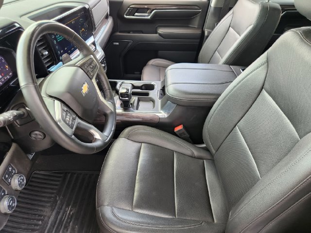 Used 2024 Chevrolet Silverado 1500 LTZ w/ Z71 Off-Road Package AWD/4WD image 10