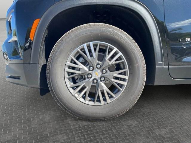 New 2027 Chevrolet Traverse LT w/ Driver Confidence Package AWD/4WD image 9