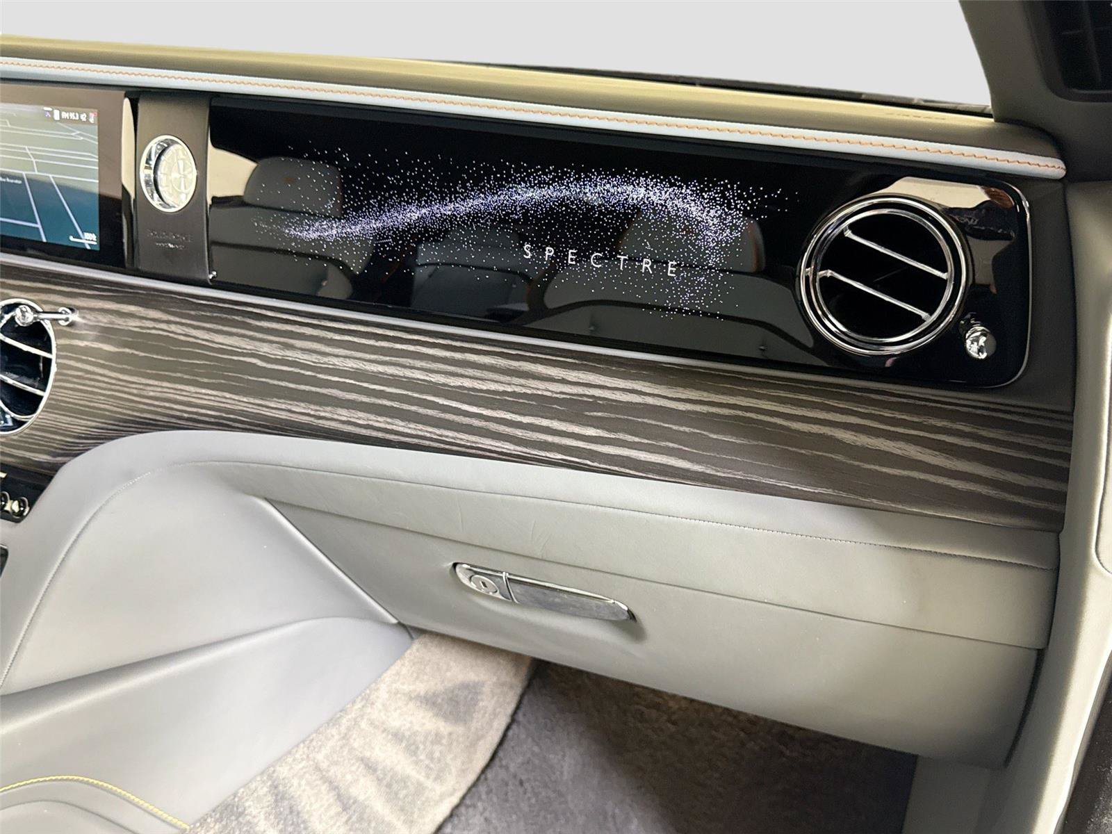 Used 2024 Rolls-Royce Spectre w/ Spectre Launch Package AWD/4WD image 31