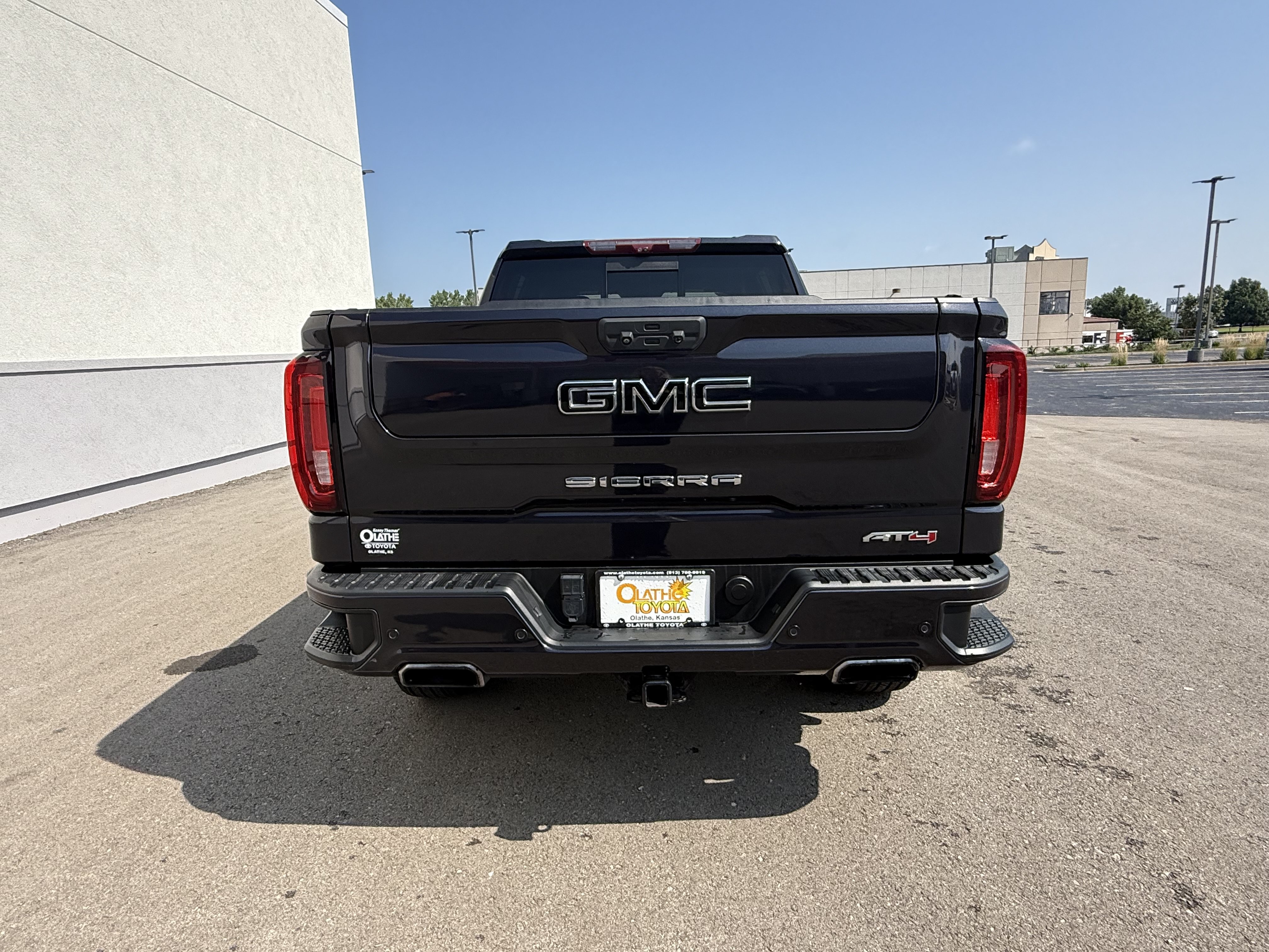 Used 2022 GMC Sierra 1500 AT4 w/ AT4 Premium Package AWD/4WD image 31