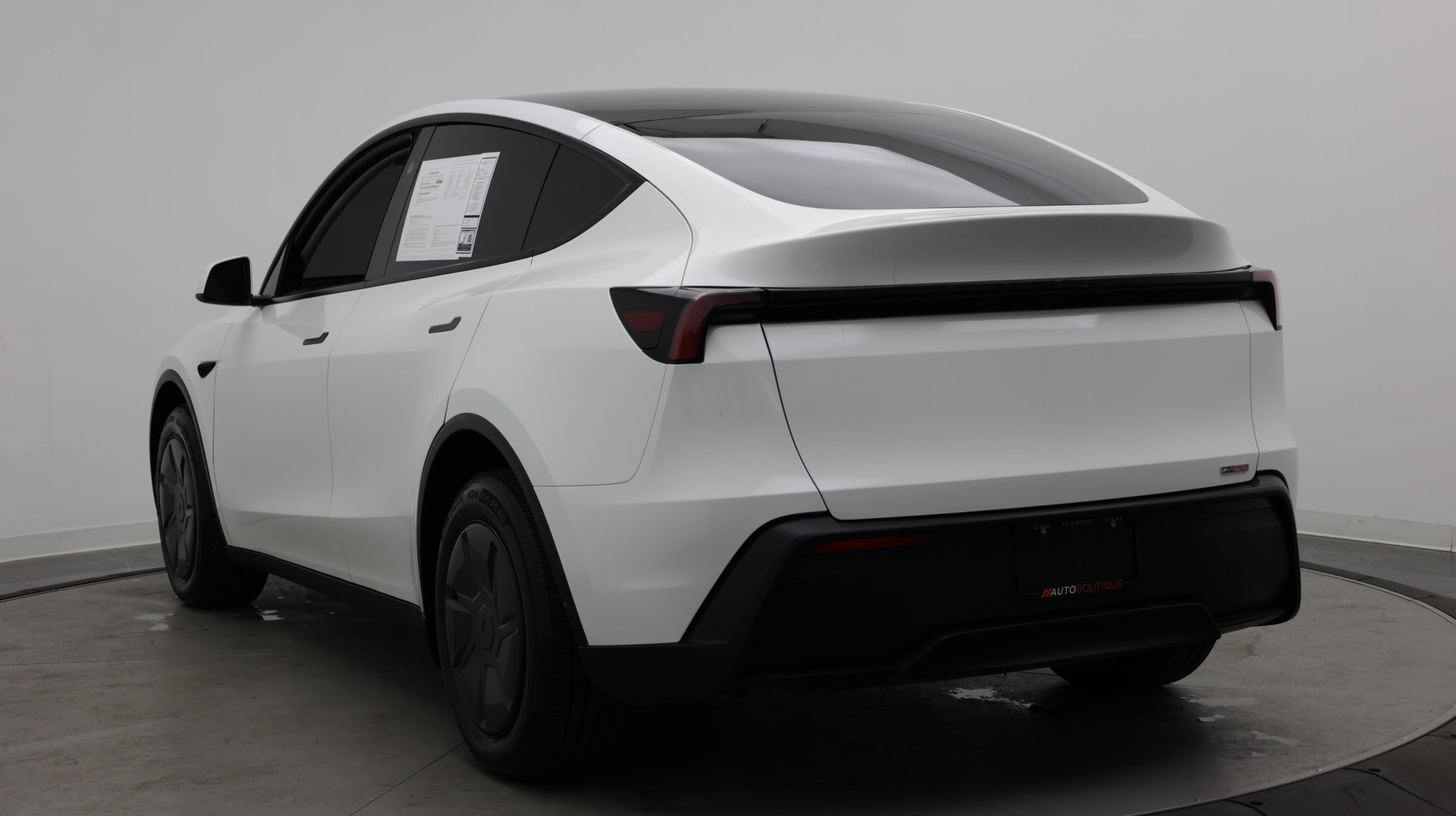 Used 2026 Tesla Model Y 2WD image 5