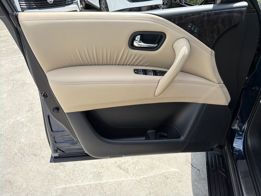 Used 2024 Nissan Armada Platinum w/ Captain's Chairs Package RWD image 18