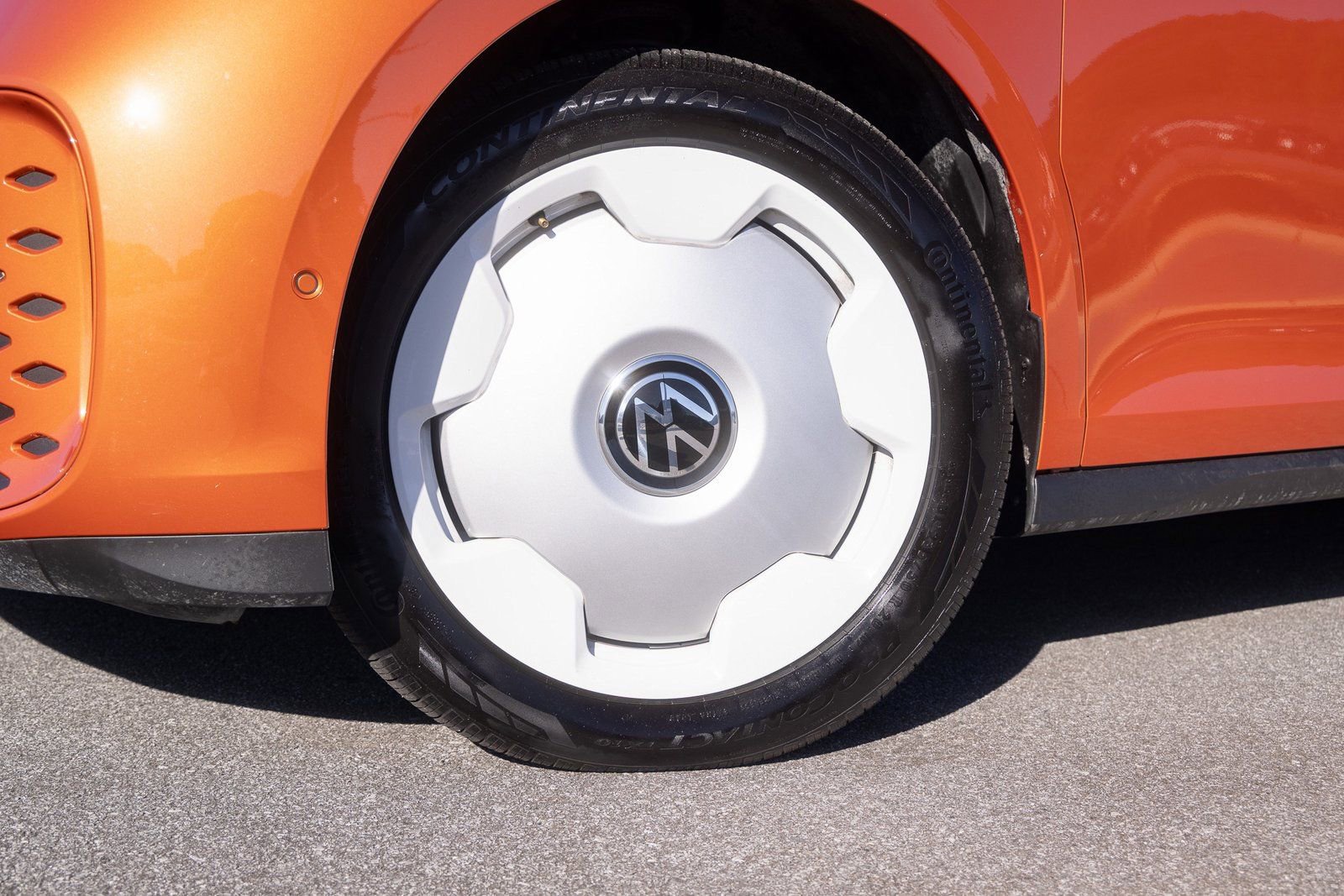 Used 2025 Volkswagen ID. Buzz 1st Edition image 5