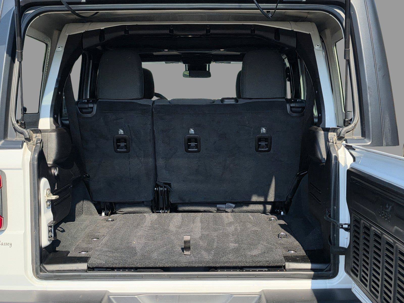 Used 2024 Jeep Wrangler Unlimited Rubicon AWD/4WD image 39