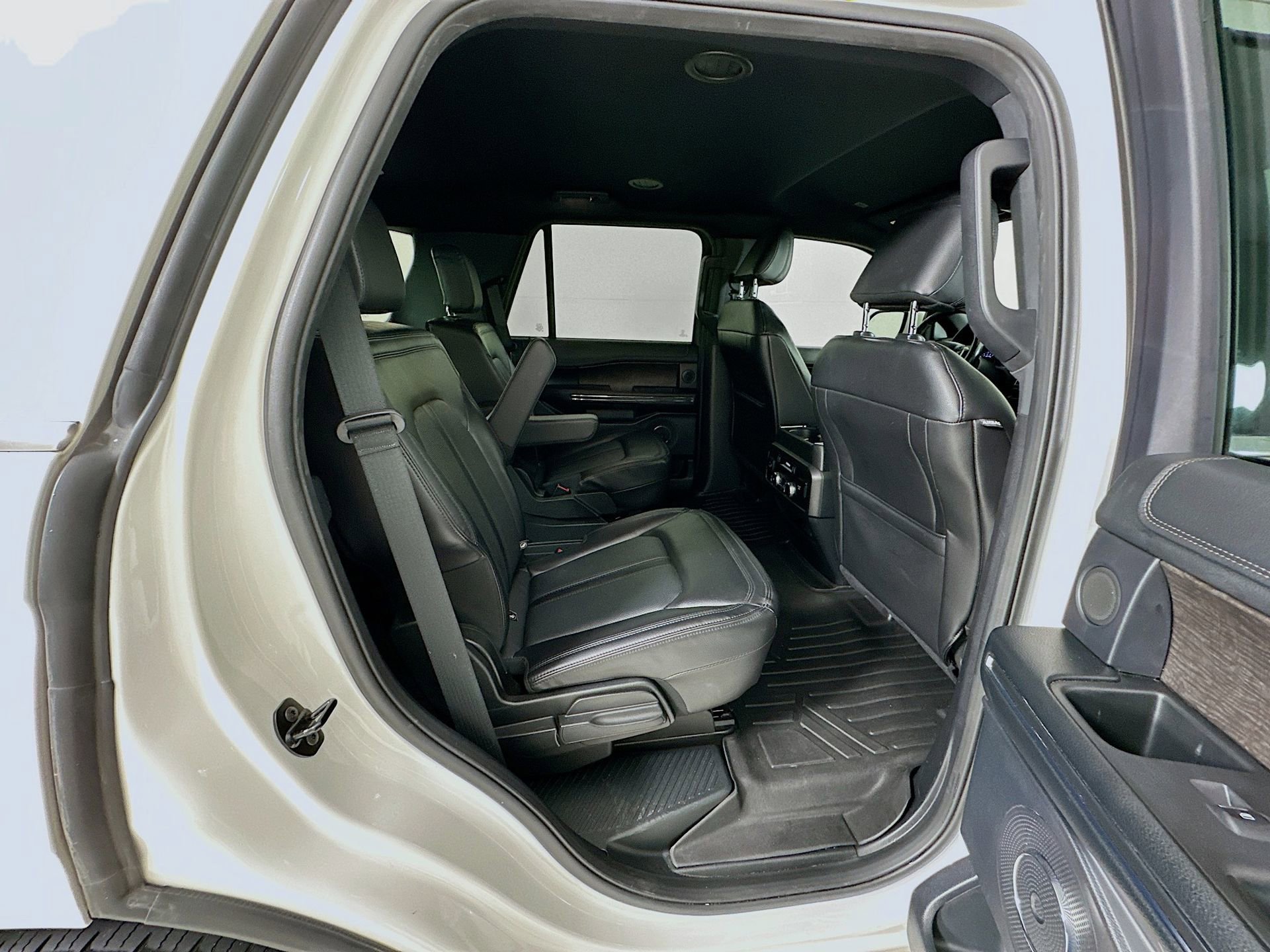 Used 2021 Ford Expedition Limited image 31