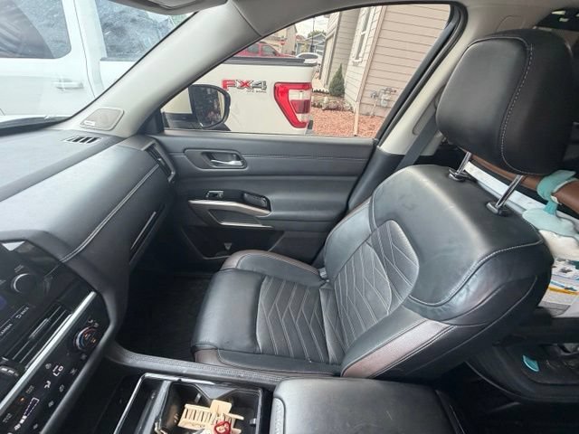 Used 2022 Nissan Pathfinder Platinum w/ Cargo Package AWD/4WD image 8