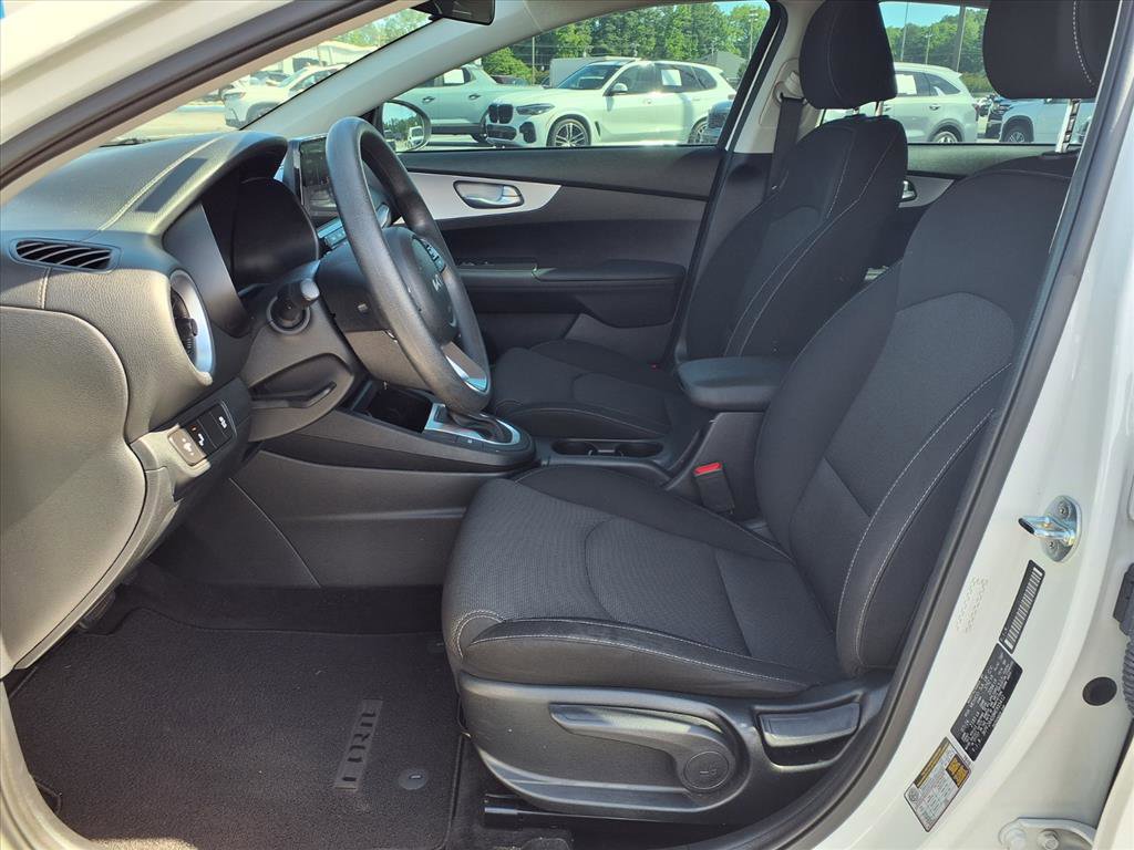 Used 2024 Kia Forte LXS w/ LXS Technology Package FWD image 3
