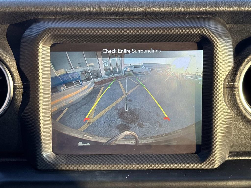 Used 2021 Jeep Wrangler Unlimited Sahara w/ Cold Weather Group image 27