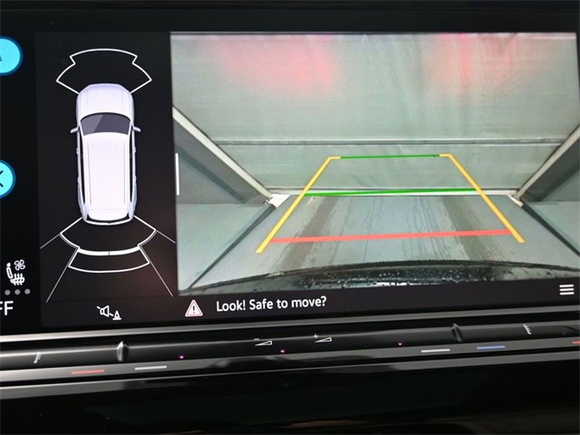 Used 2024 Volkswagen Atlas SE image 26