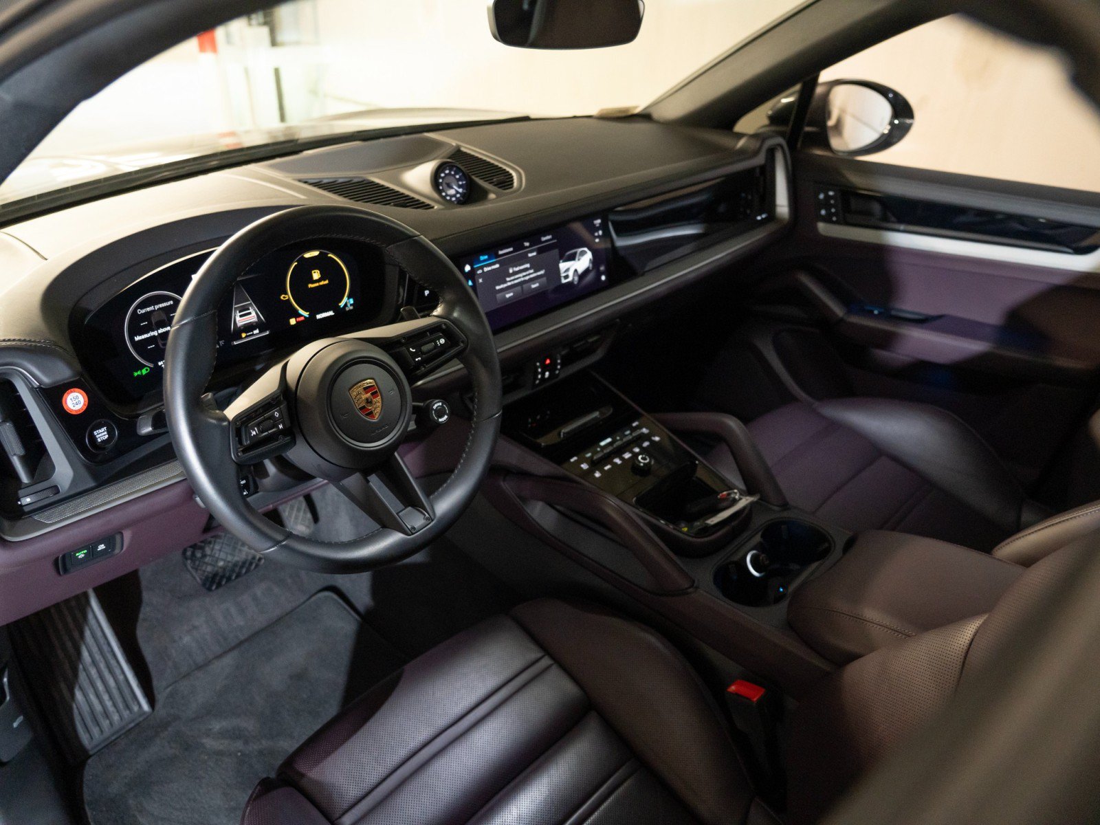 Certified 2024 Porsche Cayenne GTS AWD/4WD image 4