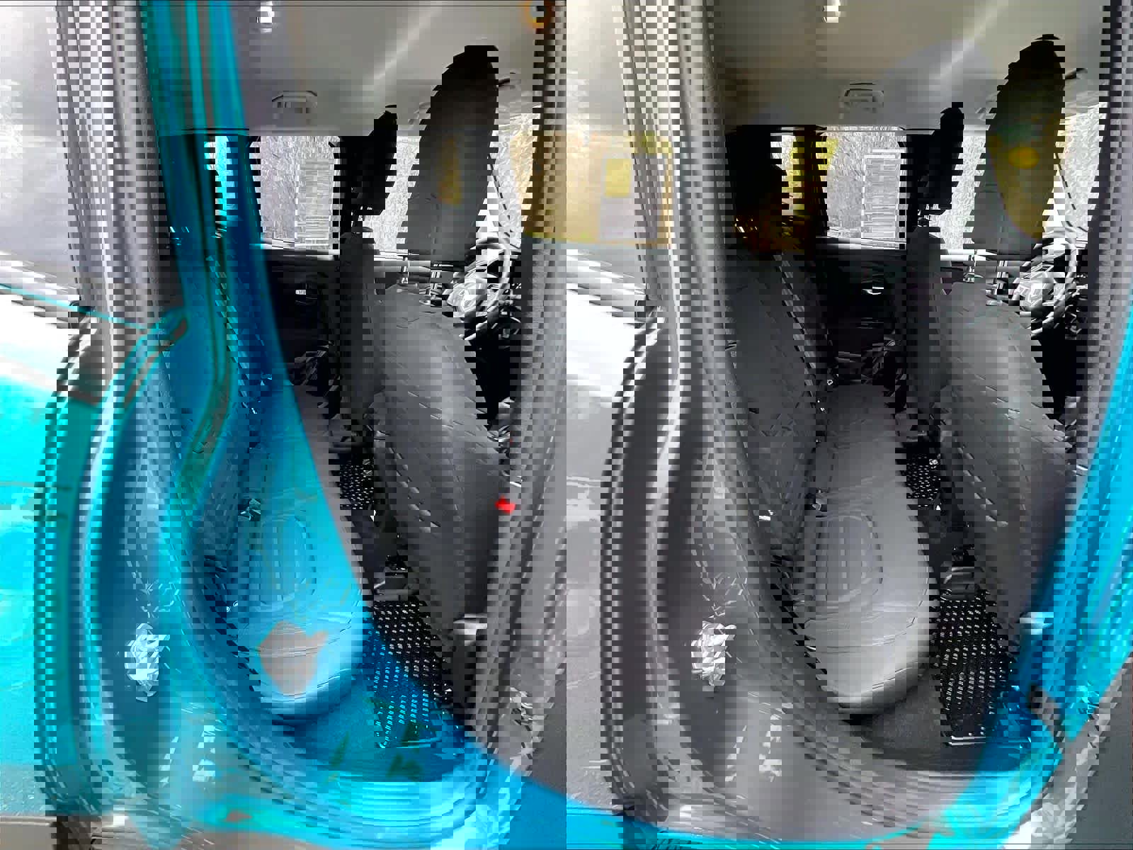 Used 2020 Jeep Renegade Latitude w/ Cold Weather Group AWD/4WD image 16