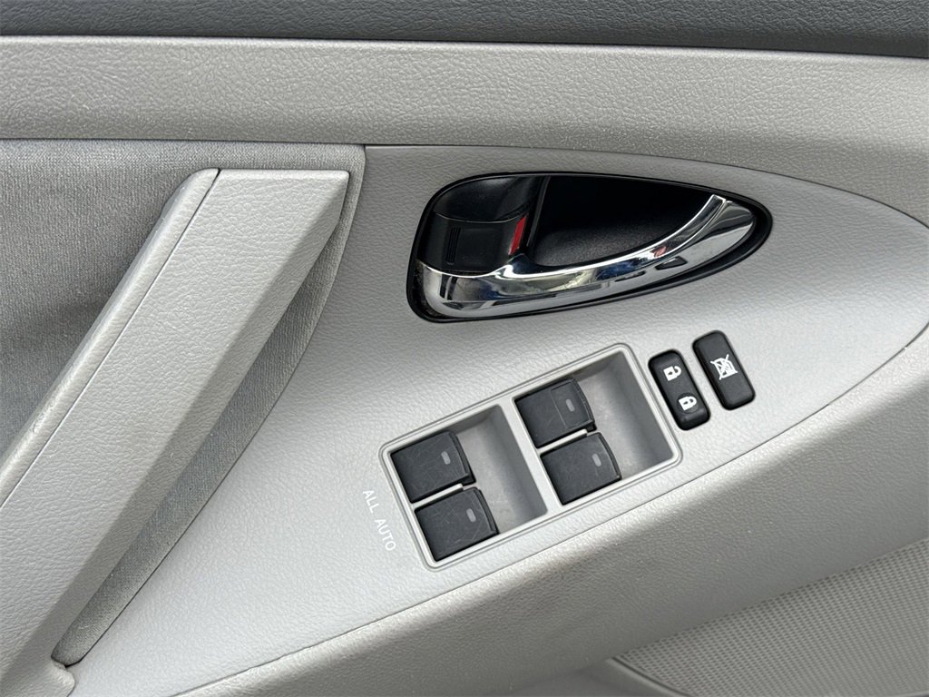 Used 2011 Toyota Camry LE image 15