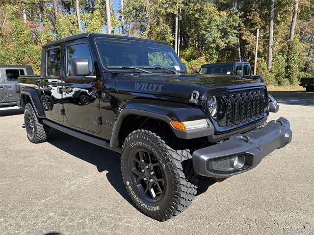 Used 2024 Jeep Gladiator Sport image 3